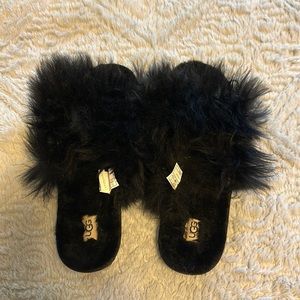 Ugg black slippers size 8